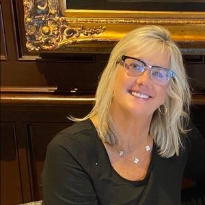 Meet your Posher, Pamela